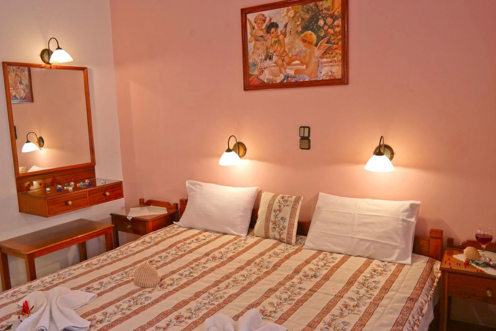 Golden Beach Studios Down Town Naxos City Exterior foto
