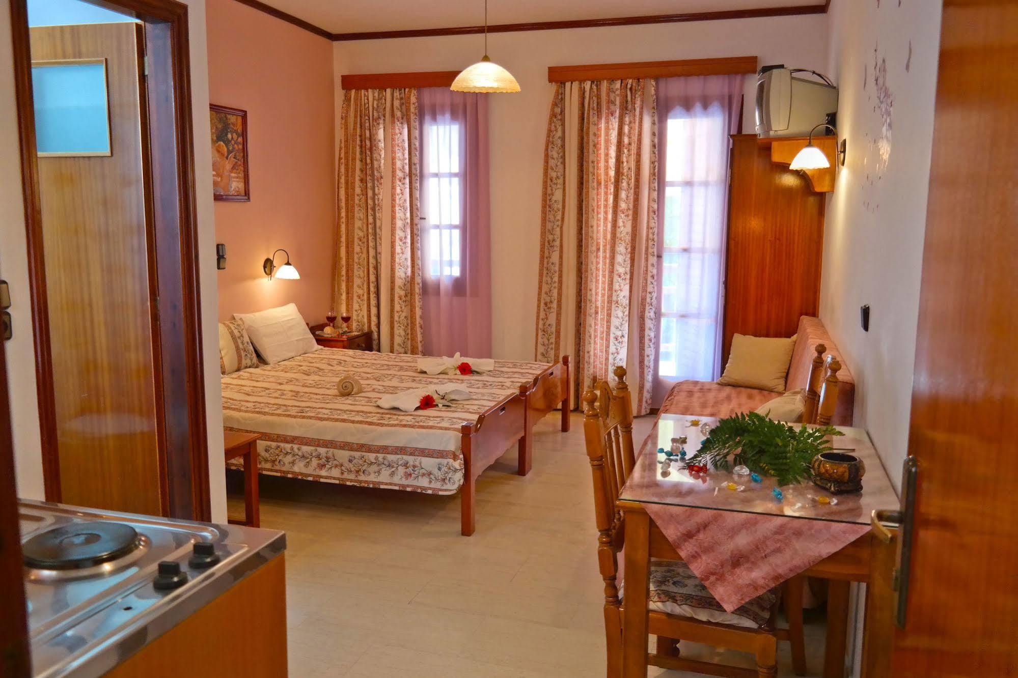 Golden Beach Studios Down Town Naxos City Exterior foto